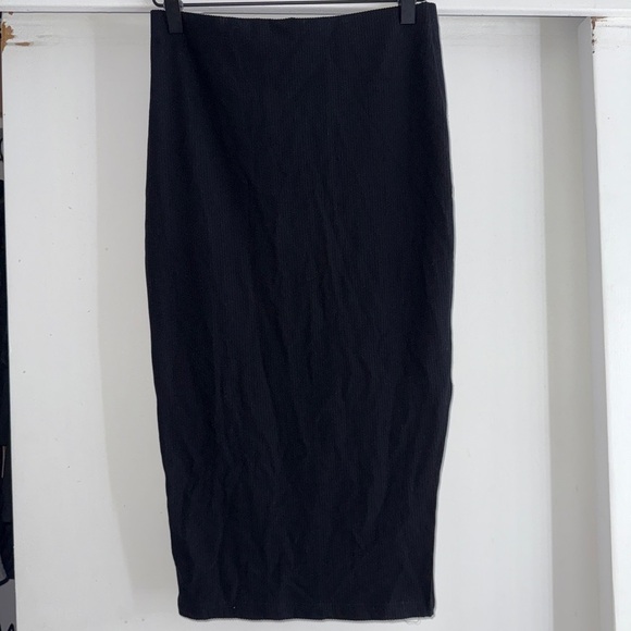 2/$15 SHEIN Classic Black Midi Skirt with Slit - Picture 1 of 6